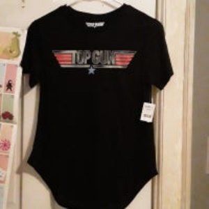 NWT Juniors' Top Gun T-shirt